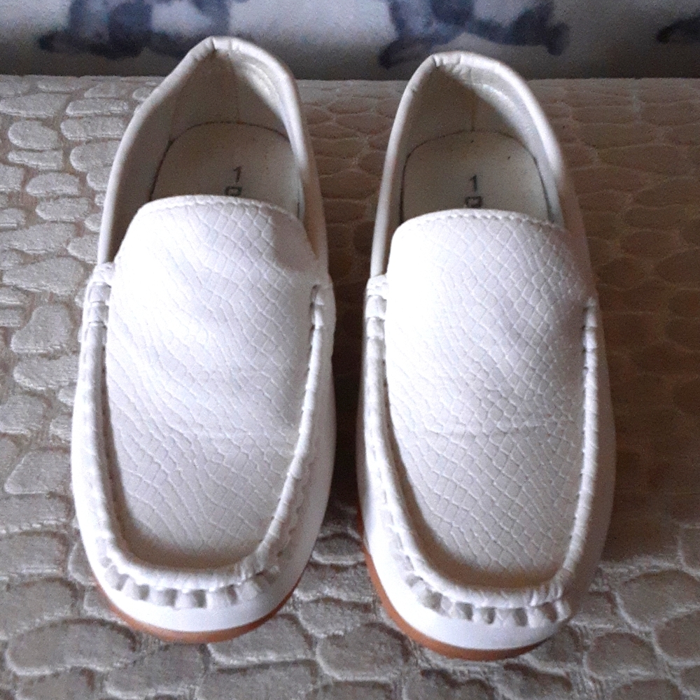 Boys shoes